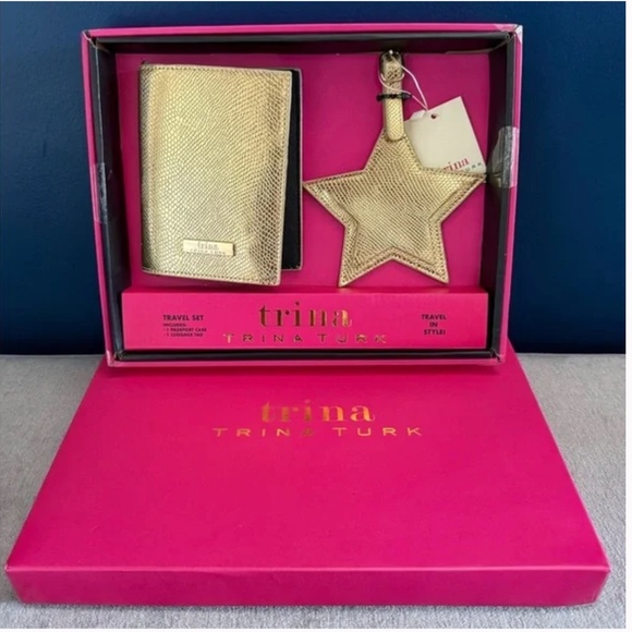 NWT Trina Turk Gold Travel Set: Passport Cover & Star Luggage Tag - Picture 3 of 5